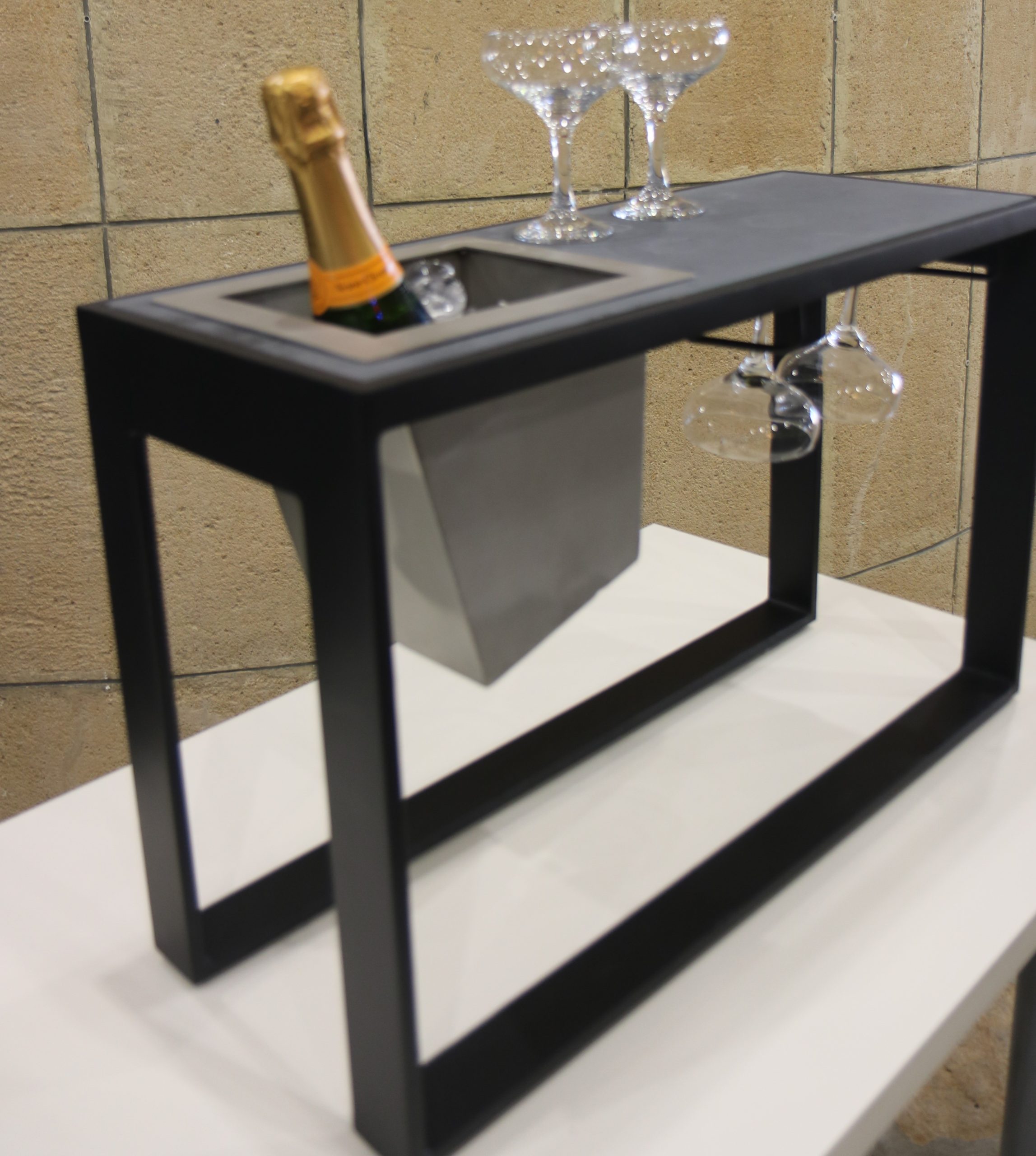 ELADVA – Asztali bárpult pezsgőzéshez – 96.200.-Ft