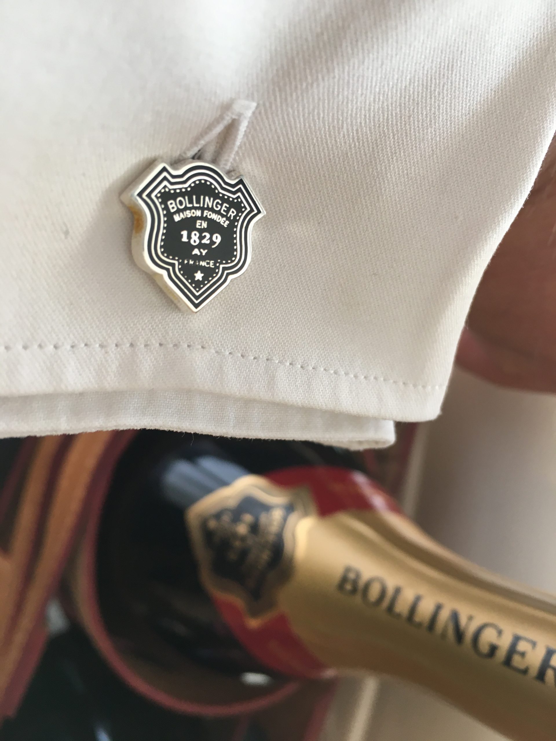ELADVA – Bollinger Champagne mandzsettagombok díszdobozban – 24.800.-Ft