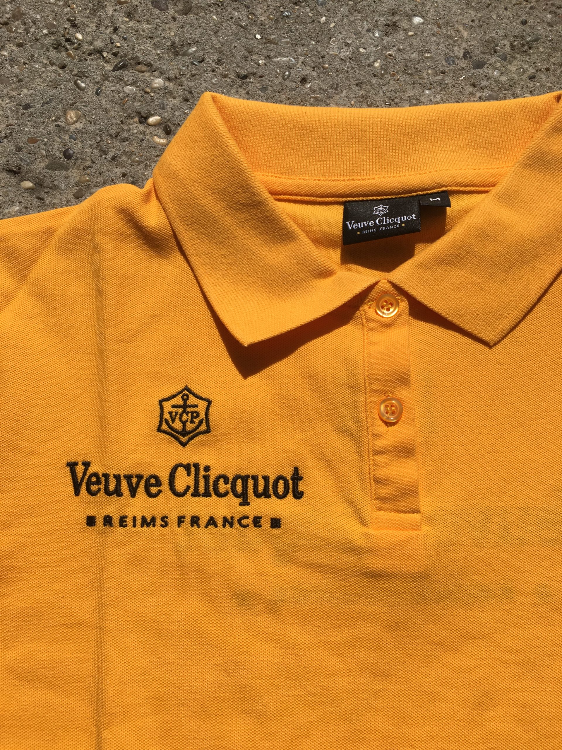 Veuve Clicquot M-es méretű Polo Classic T-shirt – 35.200.-Ft