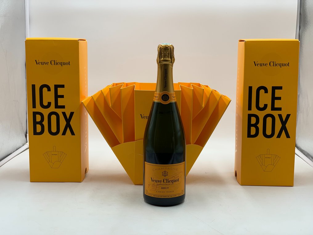 3 darab limitált kiadású Veuve Clicquot ICE BOX egyben – 85.500.-Ft