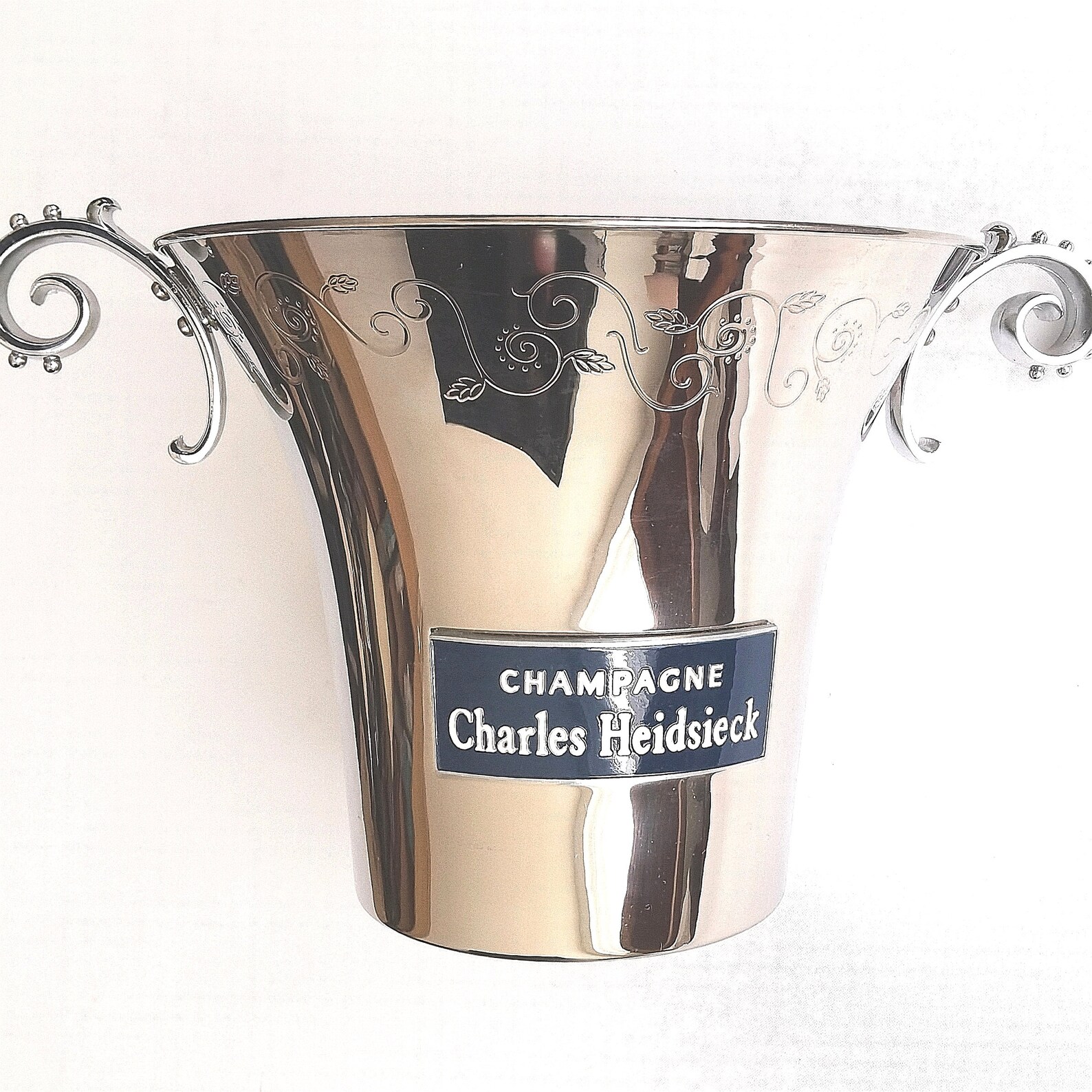 ELADVA – Charles Heidsieck Champagne pezsgős vödör – Limitált kiadás – 48.600.-Ft