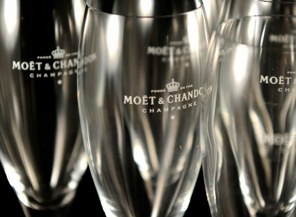ELADVA – 12 Moët & Chandon Imperial Champagne flőte – 12 darabos MOËT pezsgőspohár készlet – 68.600.-Ft