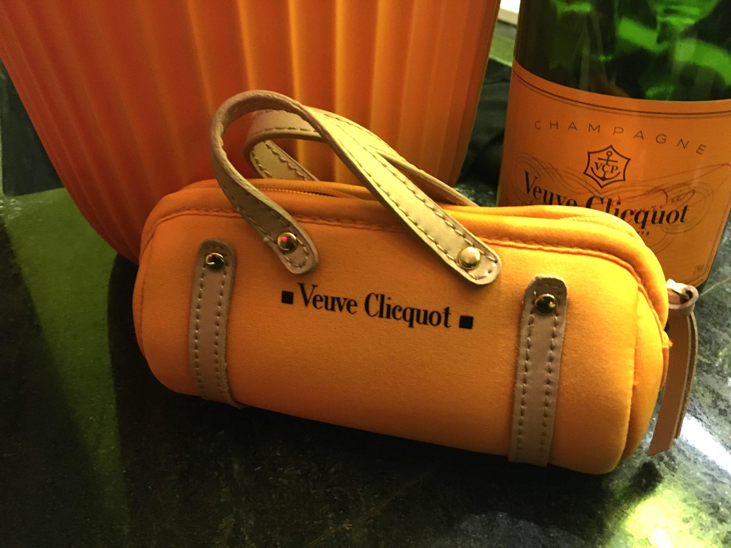 Veuve Clicquot Traveller mini táska – 18.800.-Ft
