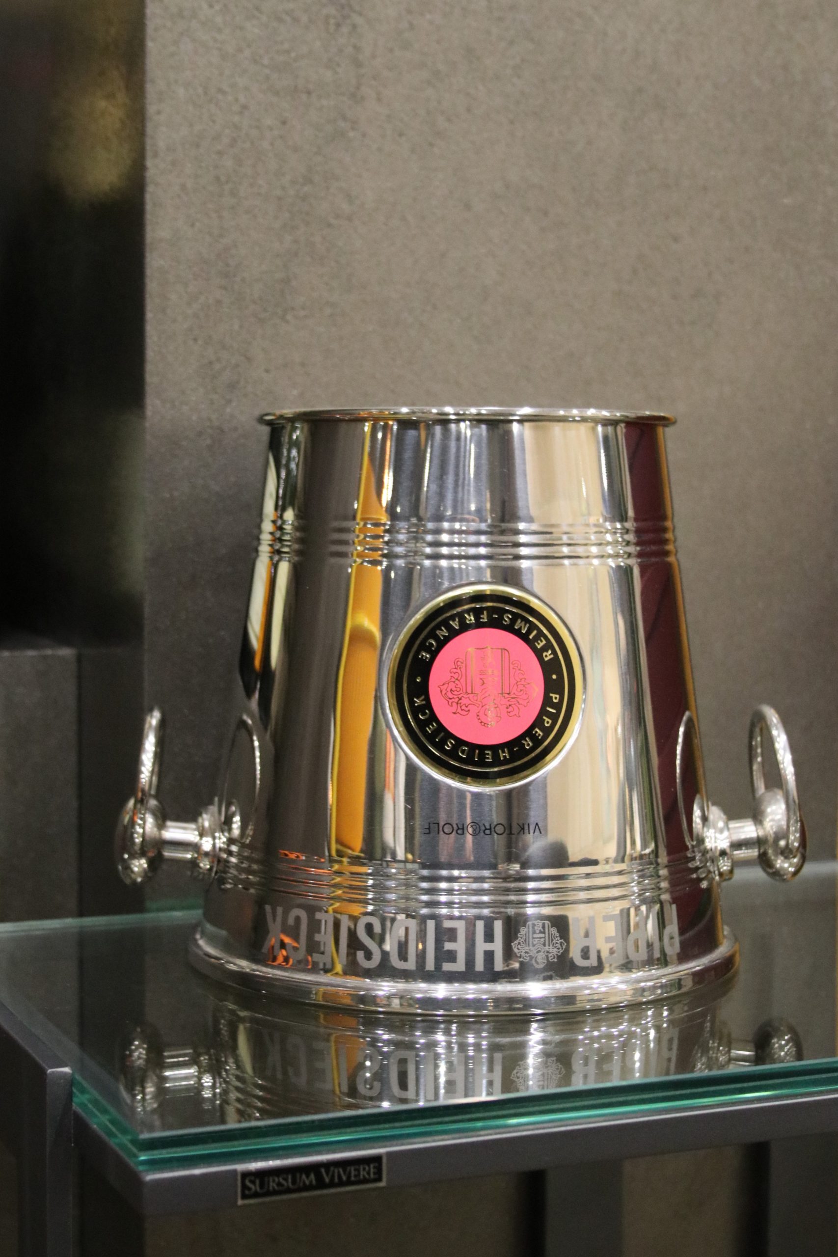 Piper-Heidsieck Champagne Viktor & Rolf Upside Down pezsgőhűtő jégveder 2007 Limited Edition – 64.500.-Ft