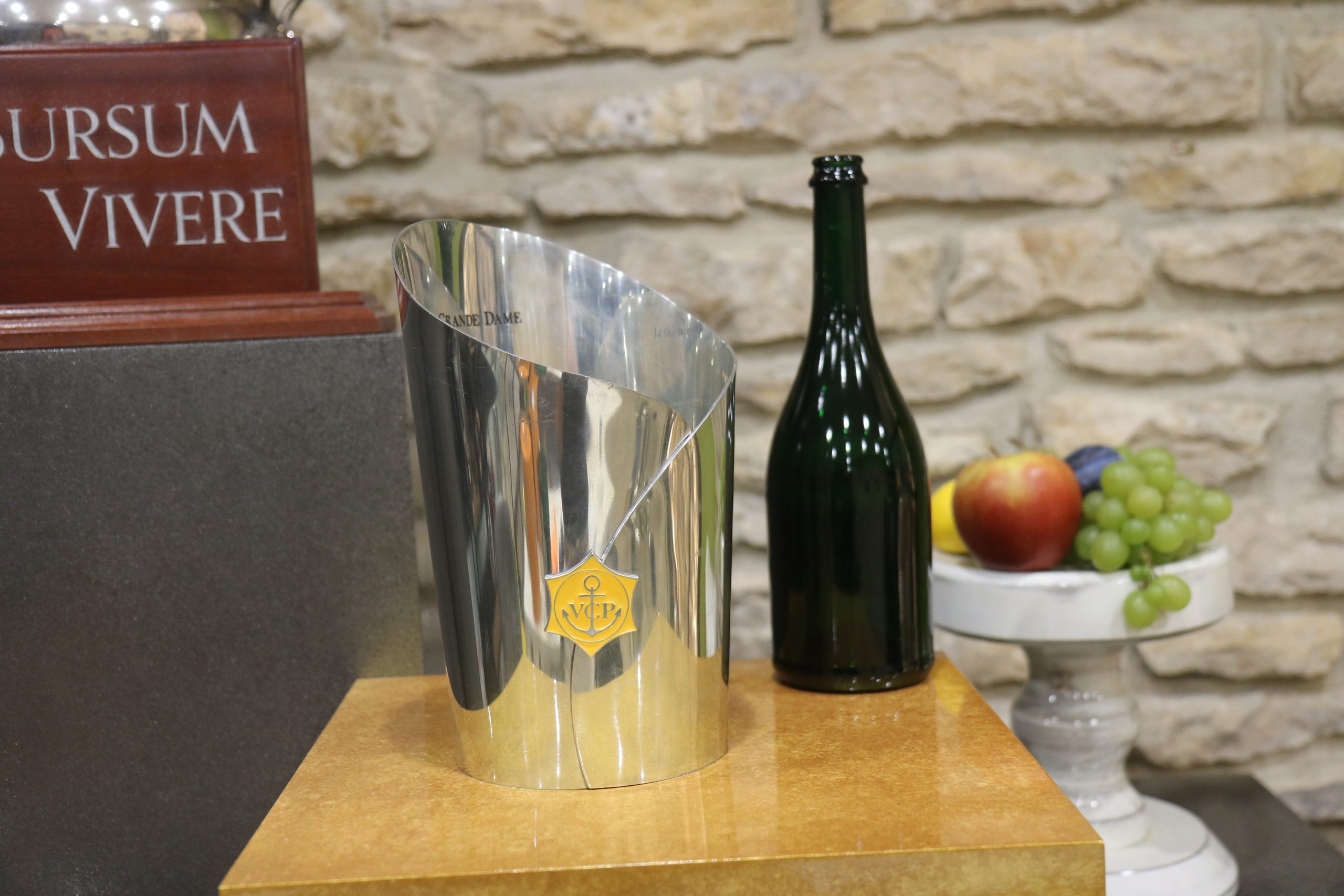 Veuve Clicquot magnum pezsgőhűtő La Grande Dame sorozat, ETAIN, Francia ónöntvény, gyűjtői darab – 72.200.-Ft