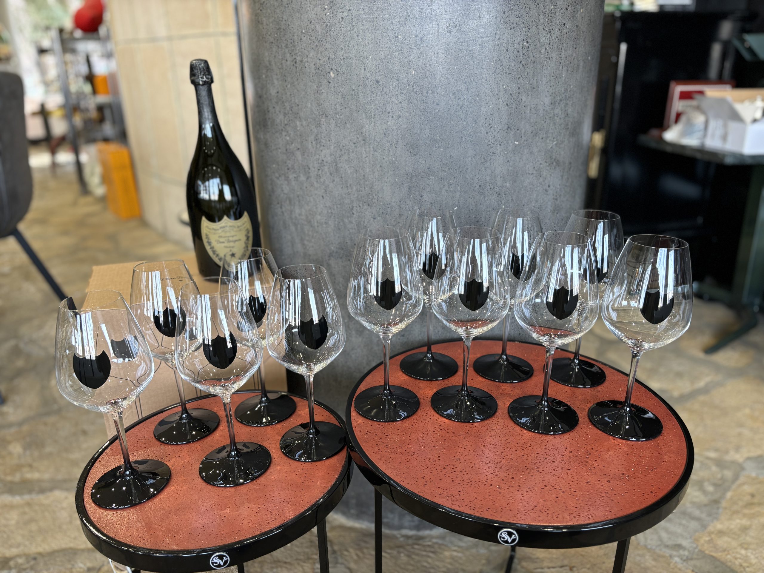 12 darabos Dom Pérignon Champagne – Big Day Party Black Shield pezsgőspohár készlet – 212.500.-Ft