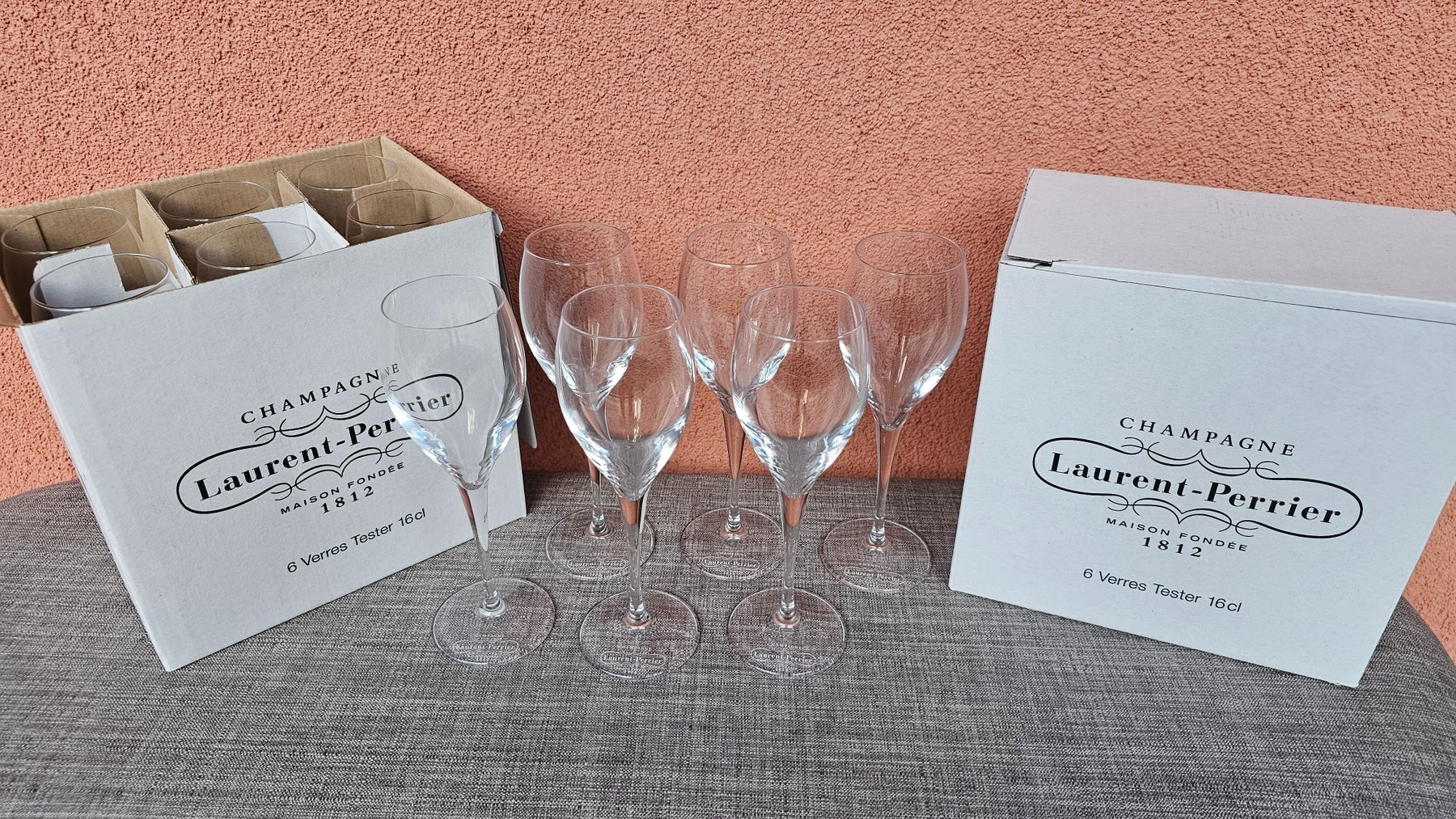 SOLD / ELADVA – Laurent-Perrier Champagne 12 db pezsgőspohár – 48.800.-Ft
