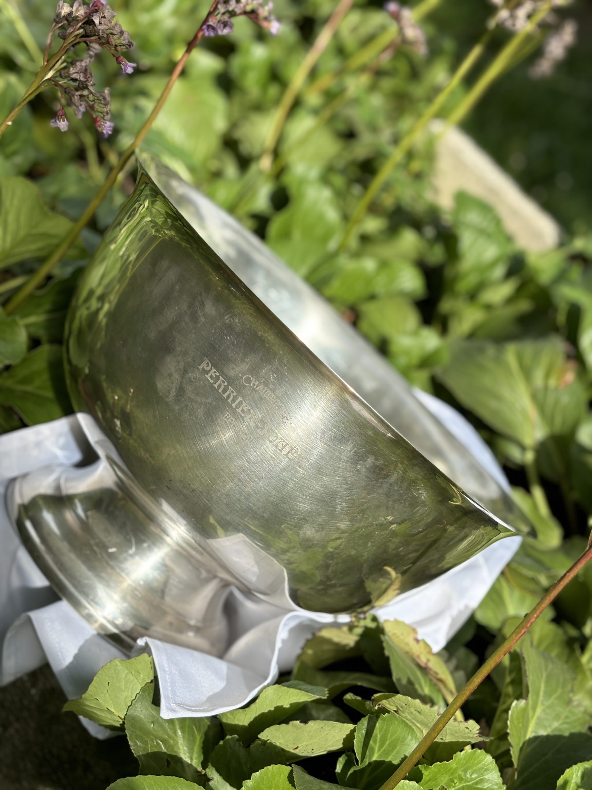 SOLD / ELADVA – Ritka ezüstözött fém Perrier-Jouët Champagne hűtőtál az 1970-es évekből – 141.500.-Ft