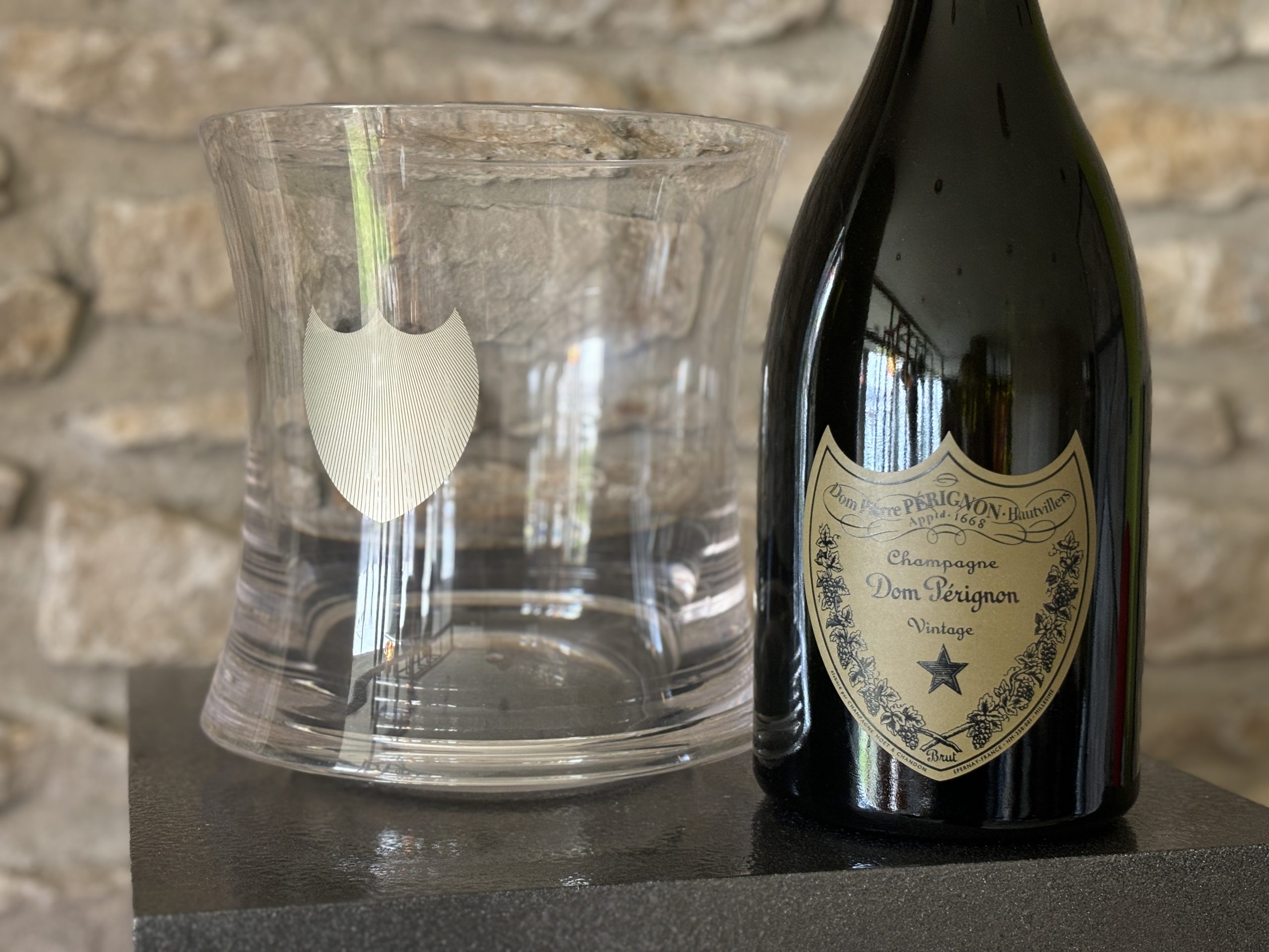 SOLD / ELADVA – Dom Pérignon – Moët & Chandon Day Party champagne áttetsző plasztik jégveder – 68.700.-Ft