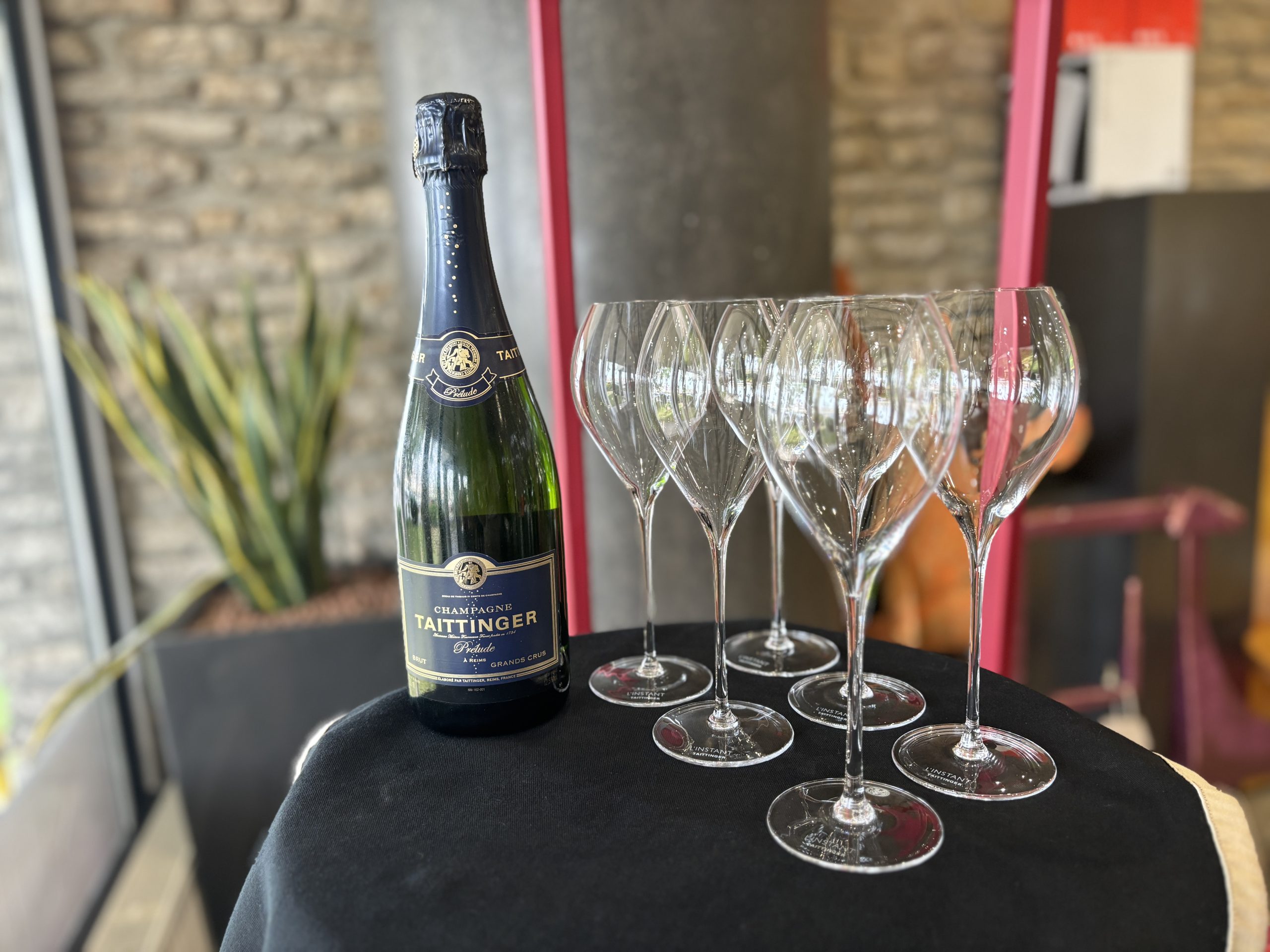 L’Instant Taittinger Champagne szájjal fújt, kézzel készített kristálypoharak – 47.900.-Ft