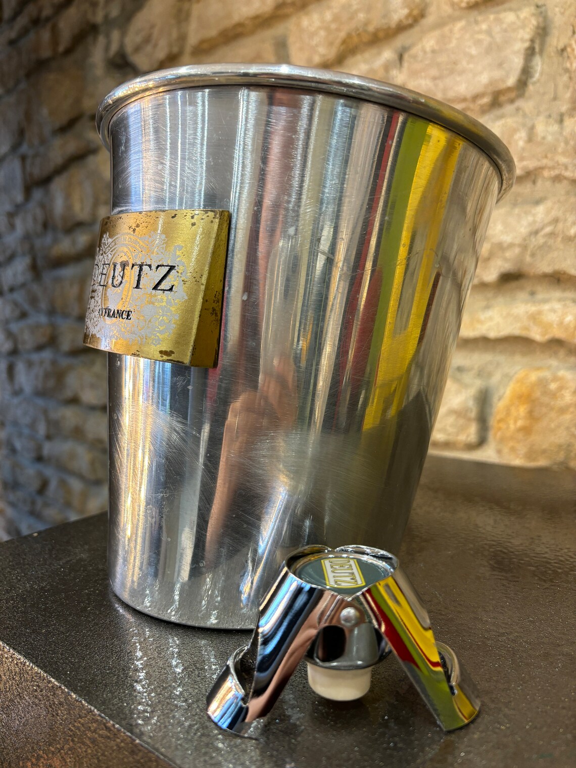 Vintage Deutz pezsgős vödör + 1 fém DEUTZ palackdugó – 28.200.-Ft