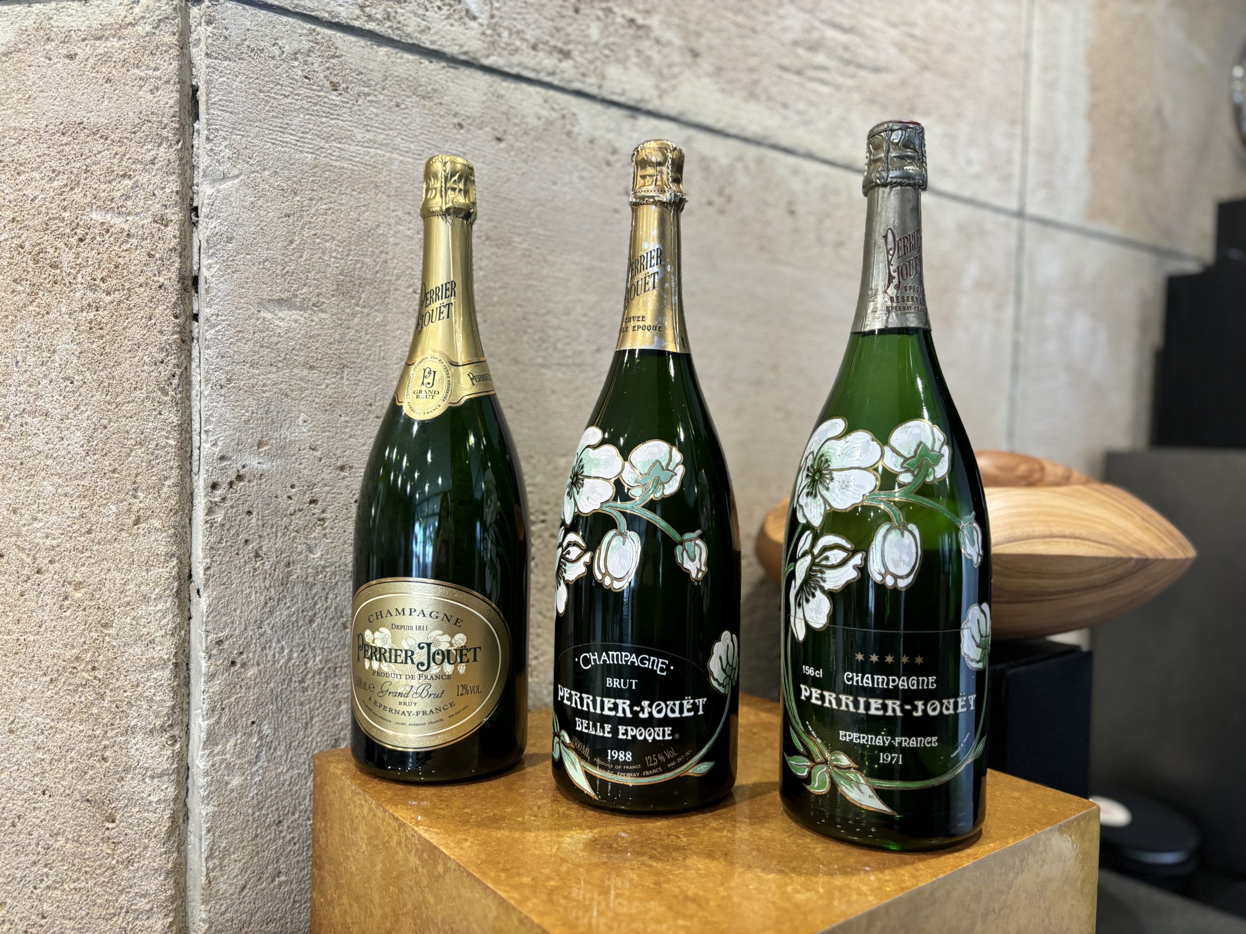 3 Különlegesen ritka Perrier-Jouët Belle Epoque Champagne magnum dummy palack – 149.800.-Ft