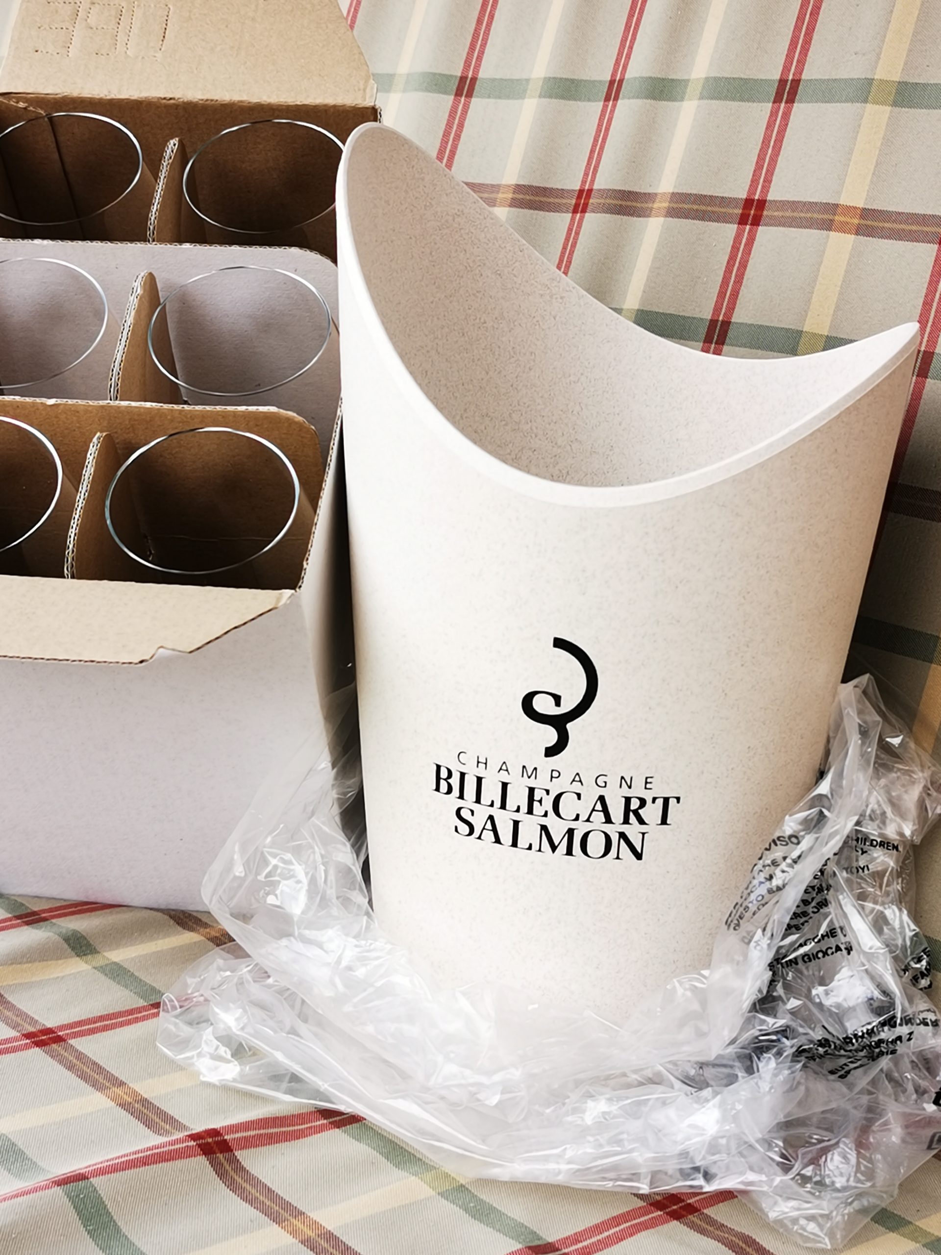 Billecart-Salmon Champagne Ajándék Szett – 6 db kristálypohár 1 db pezsgőhűtő jégveder – 78.600.-Ft