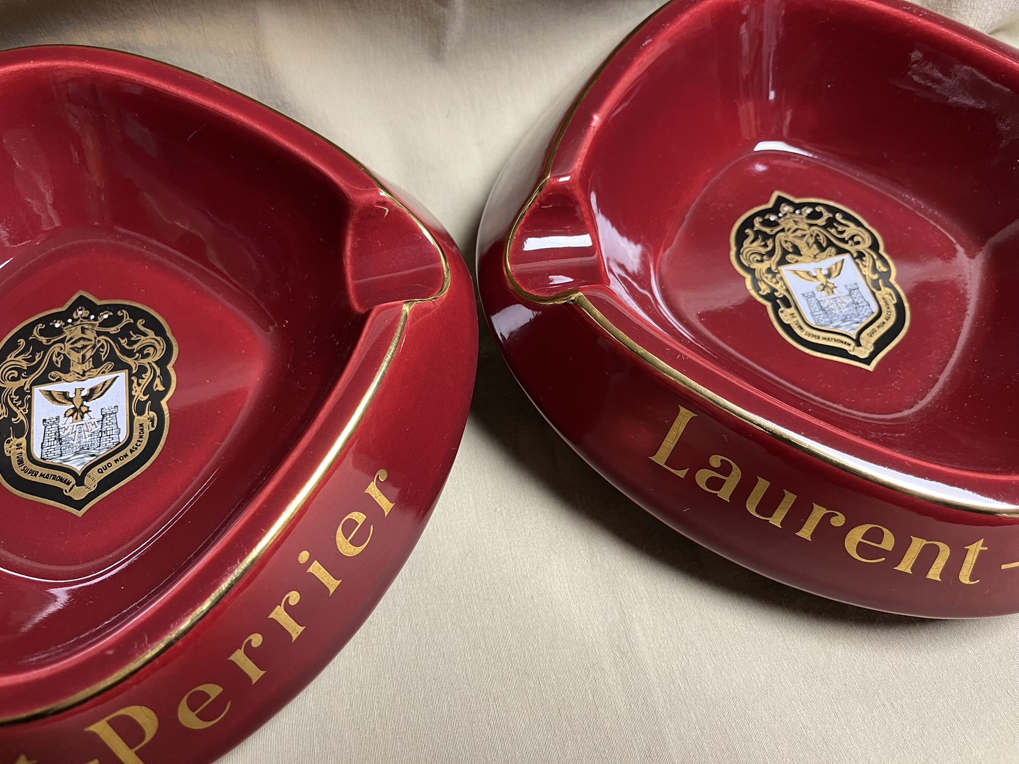 Laurent-Perrier Champagne francia porcelán szivar hamutartók párban – ELADÓ