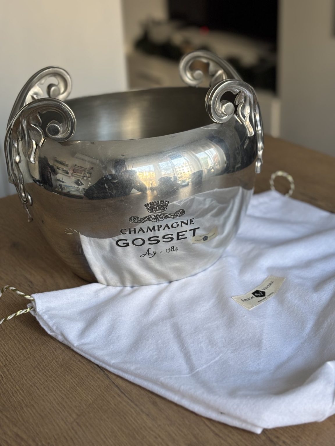 Art Nouveau pezsgőhűtő a GOSSET pezsgőház termékeihez – Orfèvrerie d’Anjou ónöntvény – FOGLALT