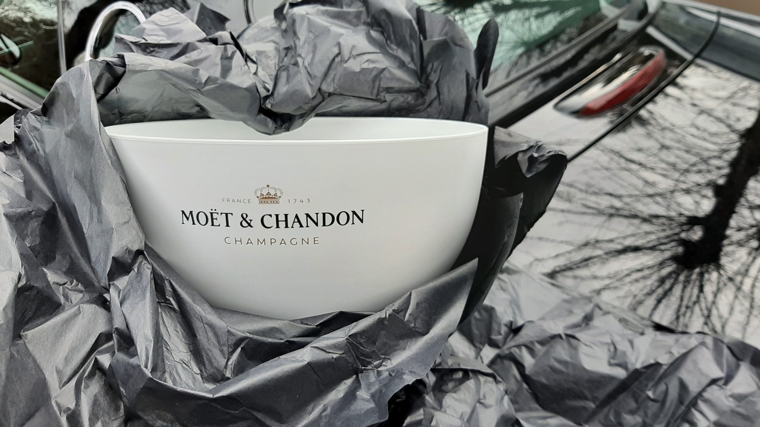 MOËT & CHANDON pezsgőhűtő veder – Limitált kiadás „Great Bubble” modell az Ice Impérial sorozatból – ELADÓ