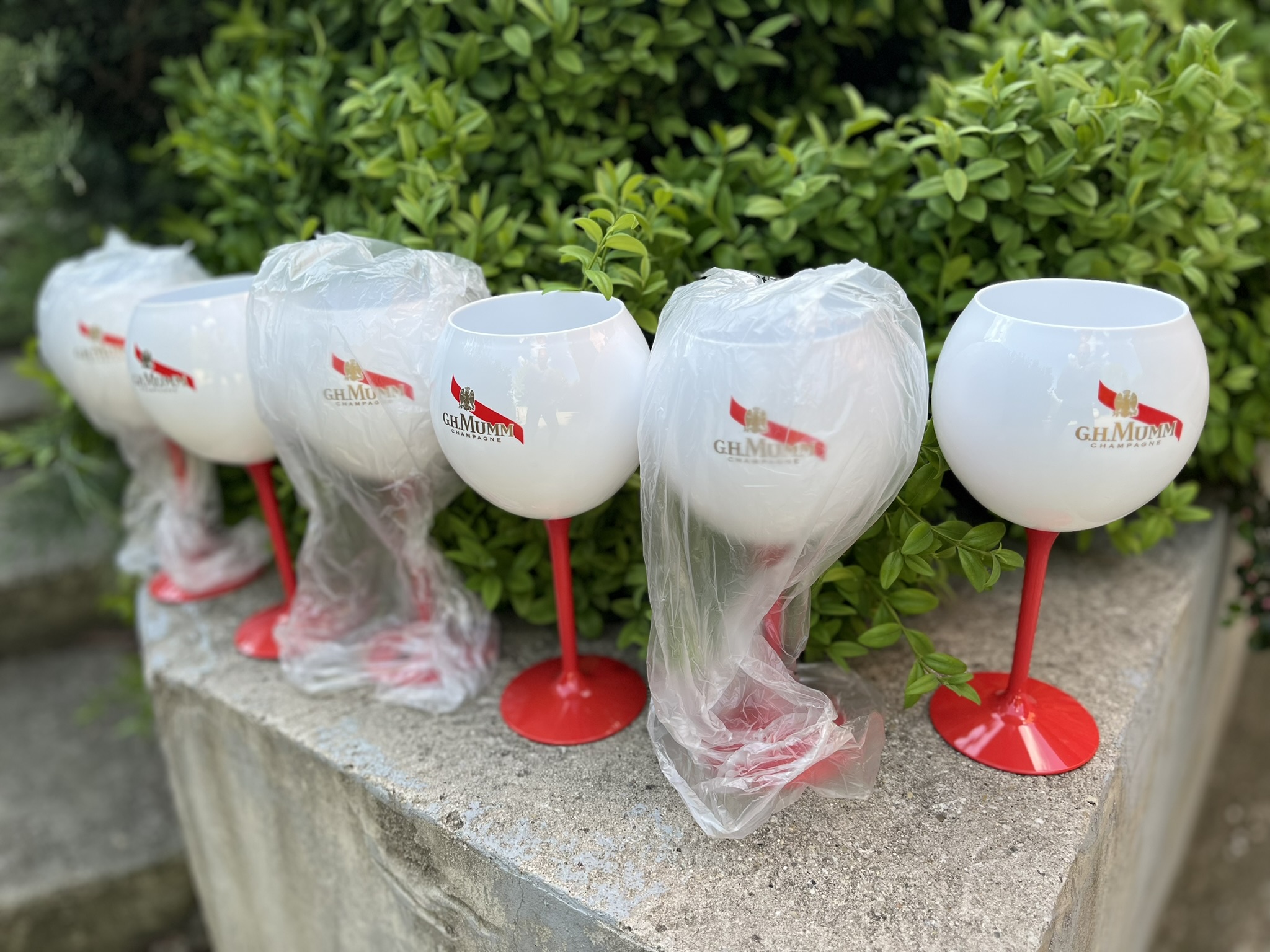 G.H. MUMM pezsgős kelyhek (6db) vitorlázáshoz és a vízpartra – ELADÓ
