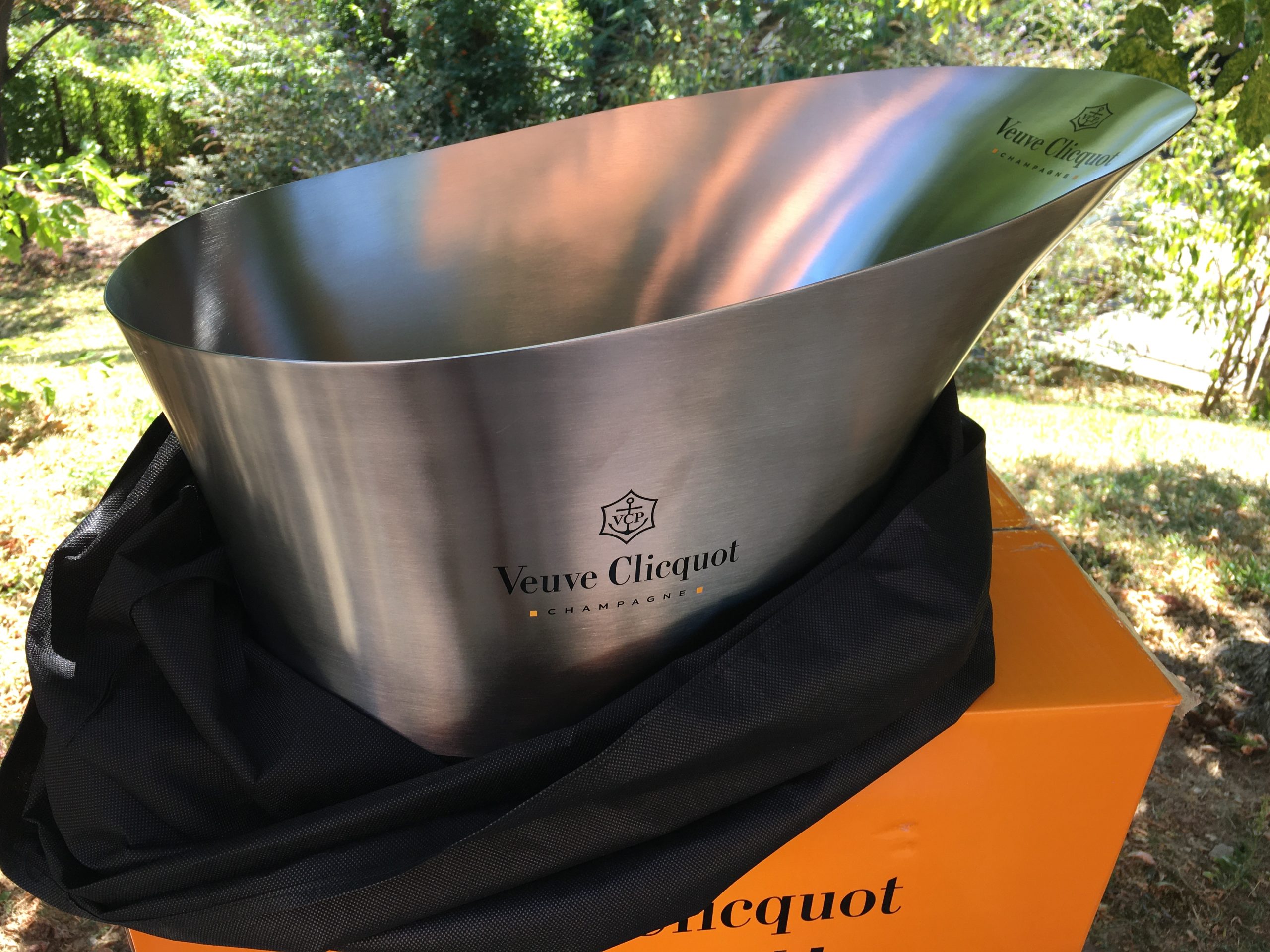Veuve Clicquot „Prestige Vasque” XXL pezsgőhűtő – szálcsiszolt rozsdamentes acélból – ELADÓ