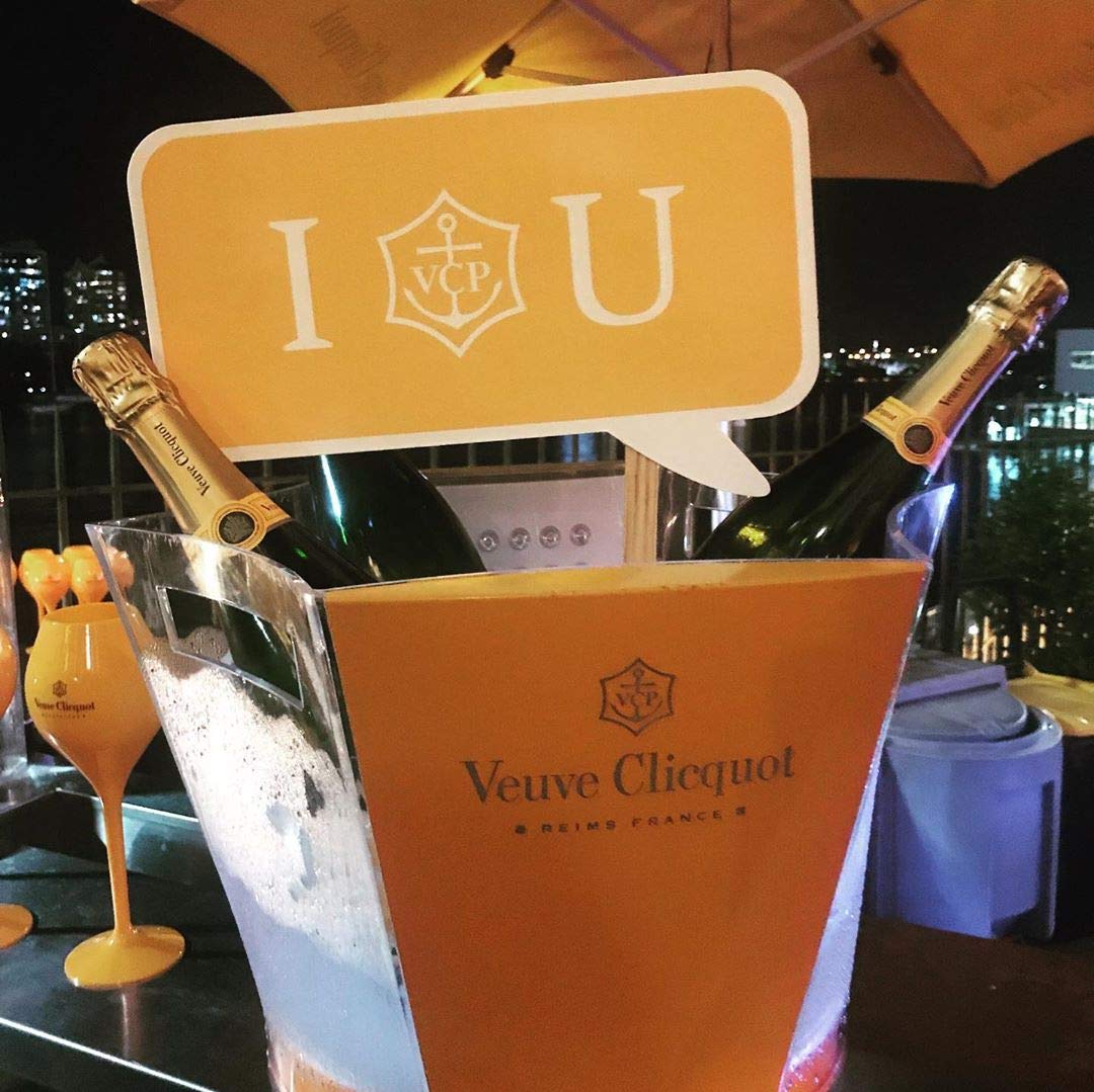 Világító Veuve Clicquot Ponsardin jégkád 6 palack számára – Limitált széria No. 166/500 – ELADÓ
