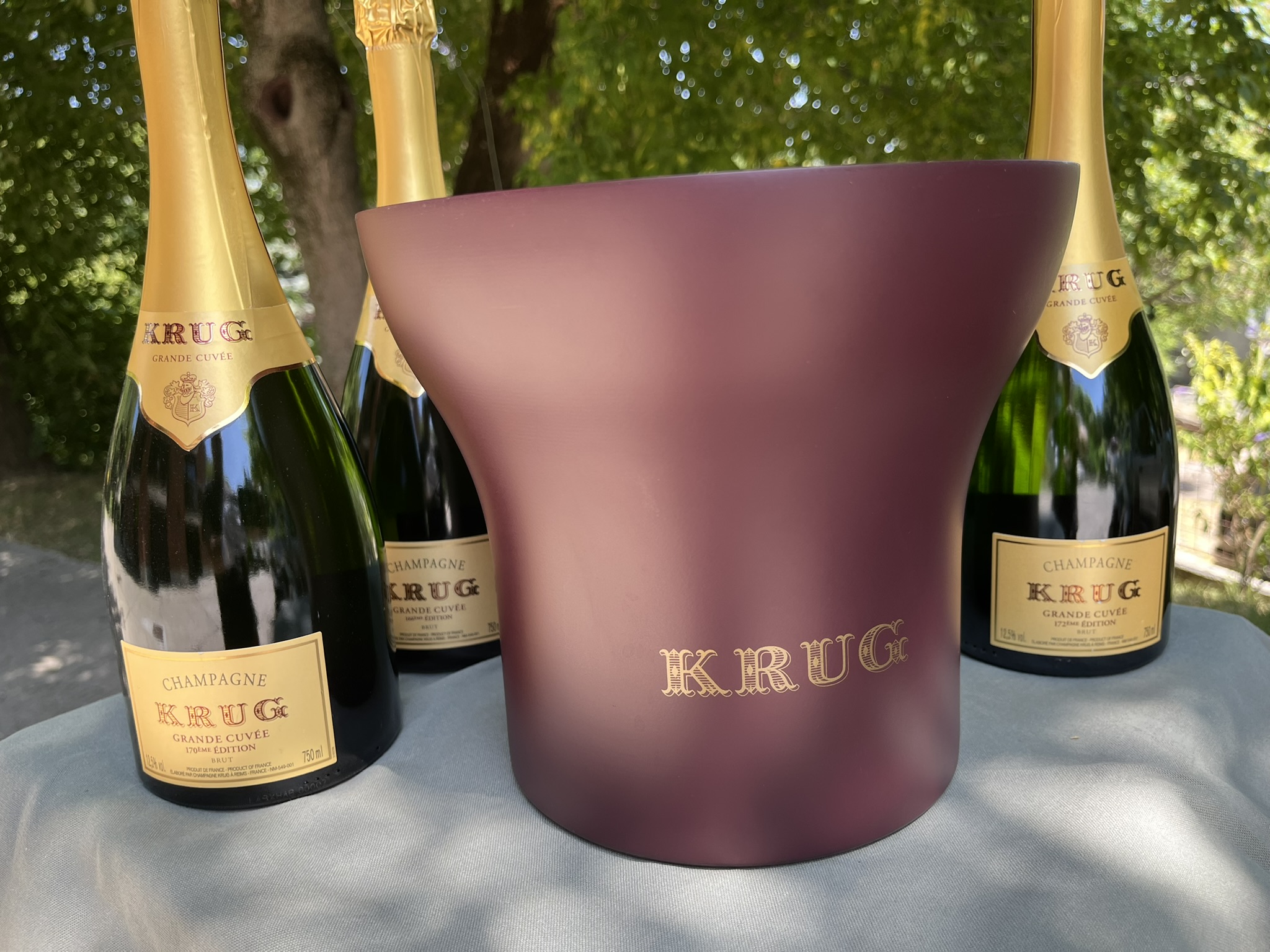 KRUG Champagne – Sötét cseresznye színű vintage pezsgőhűtő jégveder – ELADÓ
