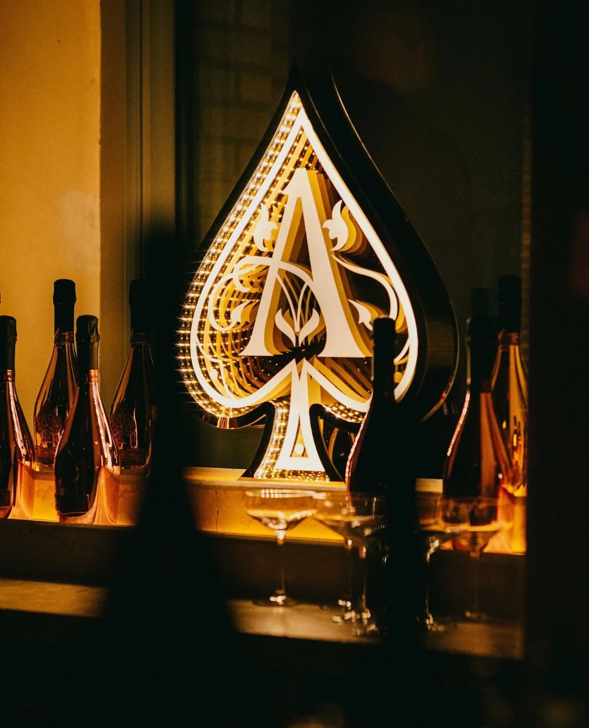 SOLD / ELADVA – Armand de Brignac Champagne – Exkluzív LED világító bárdísz, többfunkciós fényhatásokkal – 228.500.-Ft