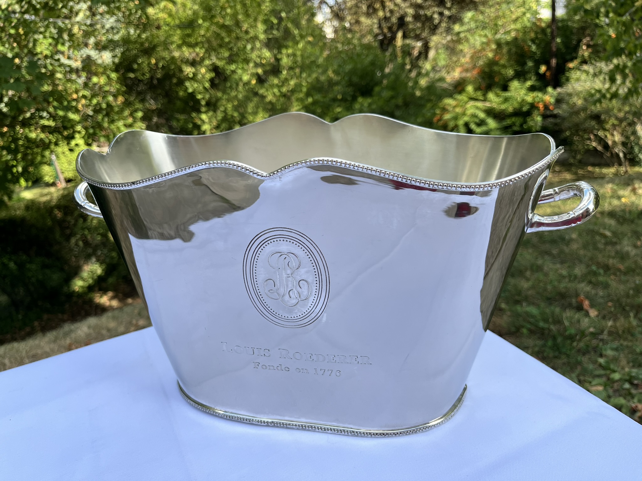 Ezüstözött Louis Roederer viktoriánus stílusú pezsgőhűtő – 2 palack Cristalhoz – ELADÓ