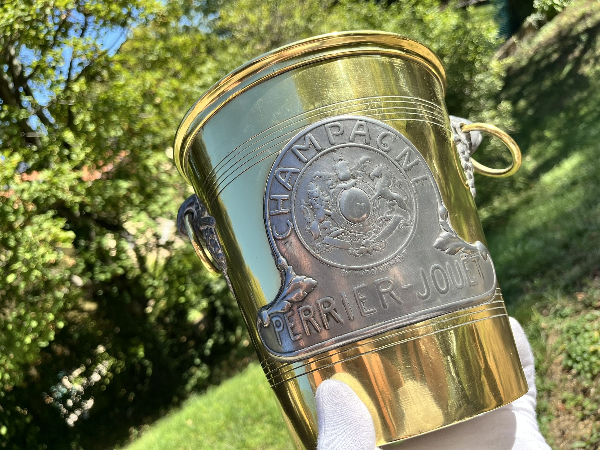 Királyi örökség és francia mestermunka – 1920-as évekbeli Perrier-Jouët pezsgőhűtő, az ARGIT PARIS ötvösműhelyből – ELADÓ