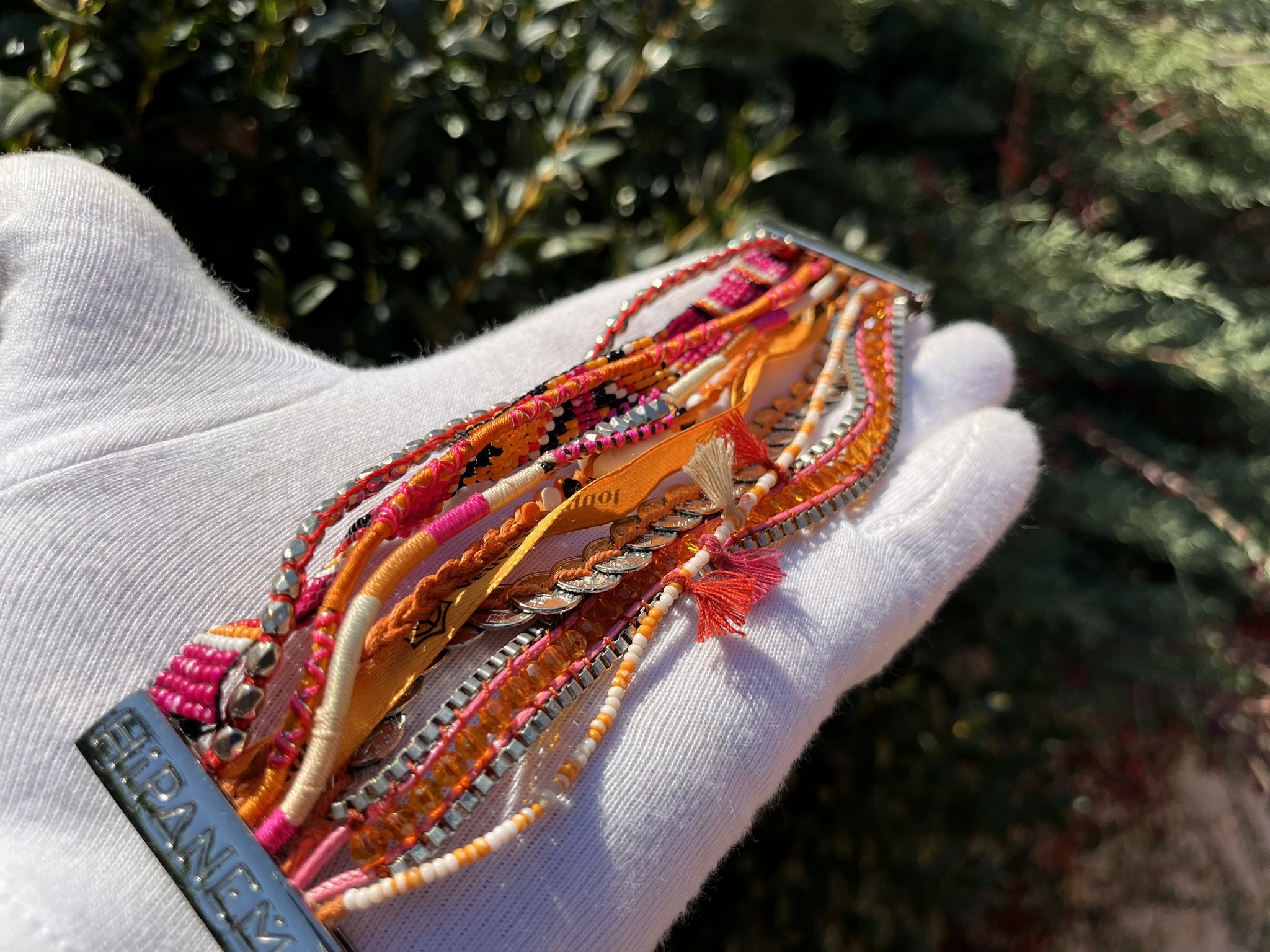 SOLD / ELADVA – Veuve Clicquot Ponsardin és Hipanema kollaboráció – Brazil hangulatú karkötő – Limitált kiadás – 36.800.-Ft