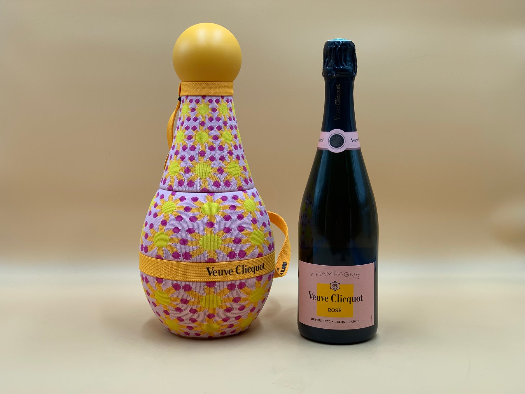 SOLD / ELADVA – Veuve Clicquot Rosé × Yinka Ilori „Champagne Cooler” – Limitált kiadású hordozó egy palack Rosé pezsgővel – 44.500.-Ft